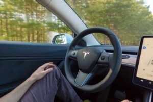 Tesla descontinua uso da marca 'Autopilot' para evitar suspensão Capa Postagem Site Escritório Euler Vaz